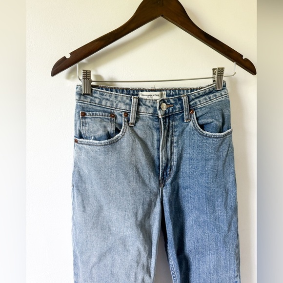 Abercrombie & Fitch The Mom High Rise Curve Love - Picture 2 of 6